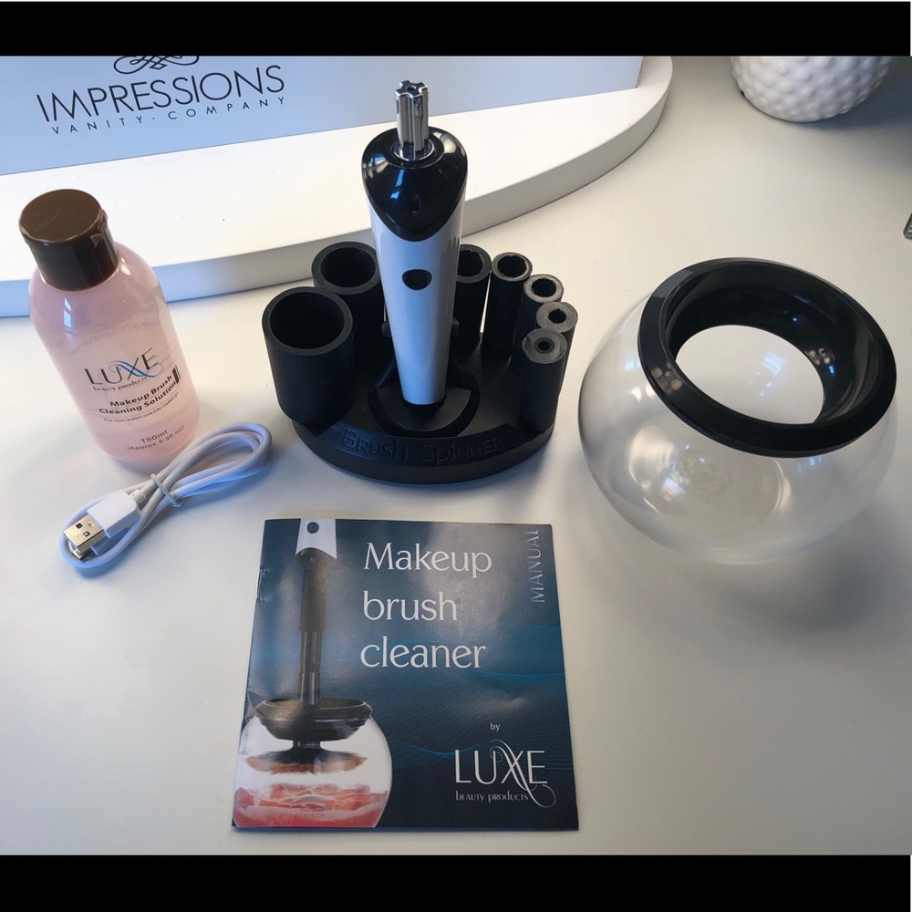 Luxe Makeup Brush Cleaner